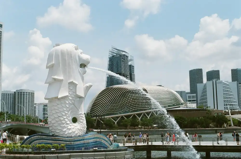 Merlion Park and the Singapore skyline