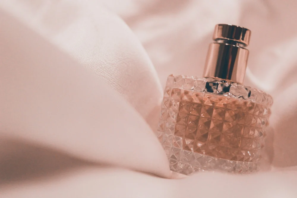 Glass fragrance bottle